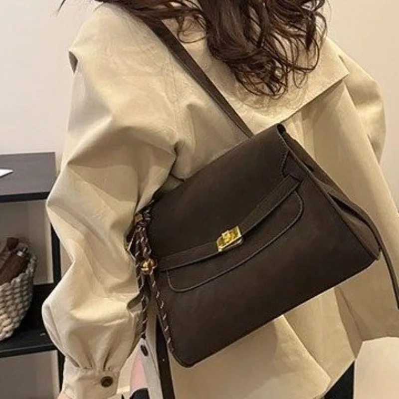 Designer Paris Leather Diaper Bag Ladies Tote Messenger Bag Popular Classic Elegant Best Superstar Show Square Satchels
Designer Paris Leather Diaper Bag Ladies Tote Messenger Bag Popular Classic Elegant Best Superstar Show Square Satchels