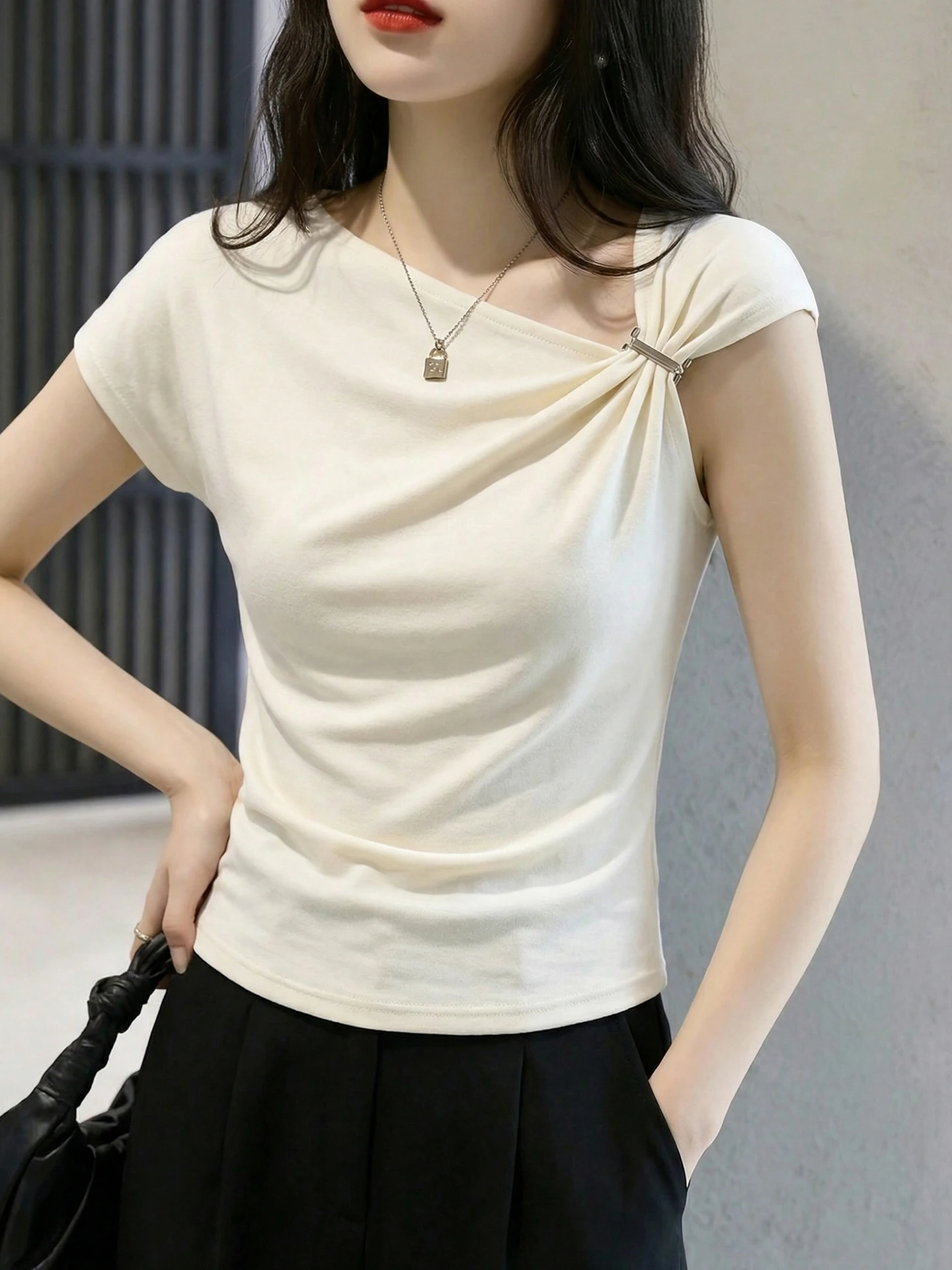 Korean Style Pure Color Fashionable Short Sleeve T-Shirt Women's Summer New Arrival Unique Design Versatile Straight Cut Top
Korean Style Pure Color Fashionable Short Sleeve T-Shirt Women's Summer New Arrival Unique Design Versatile Straight Cut Top