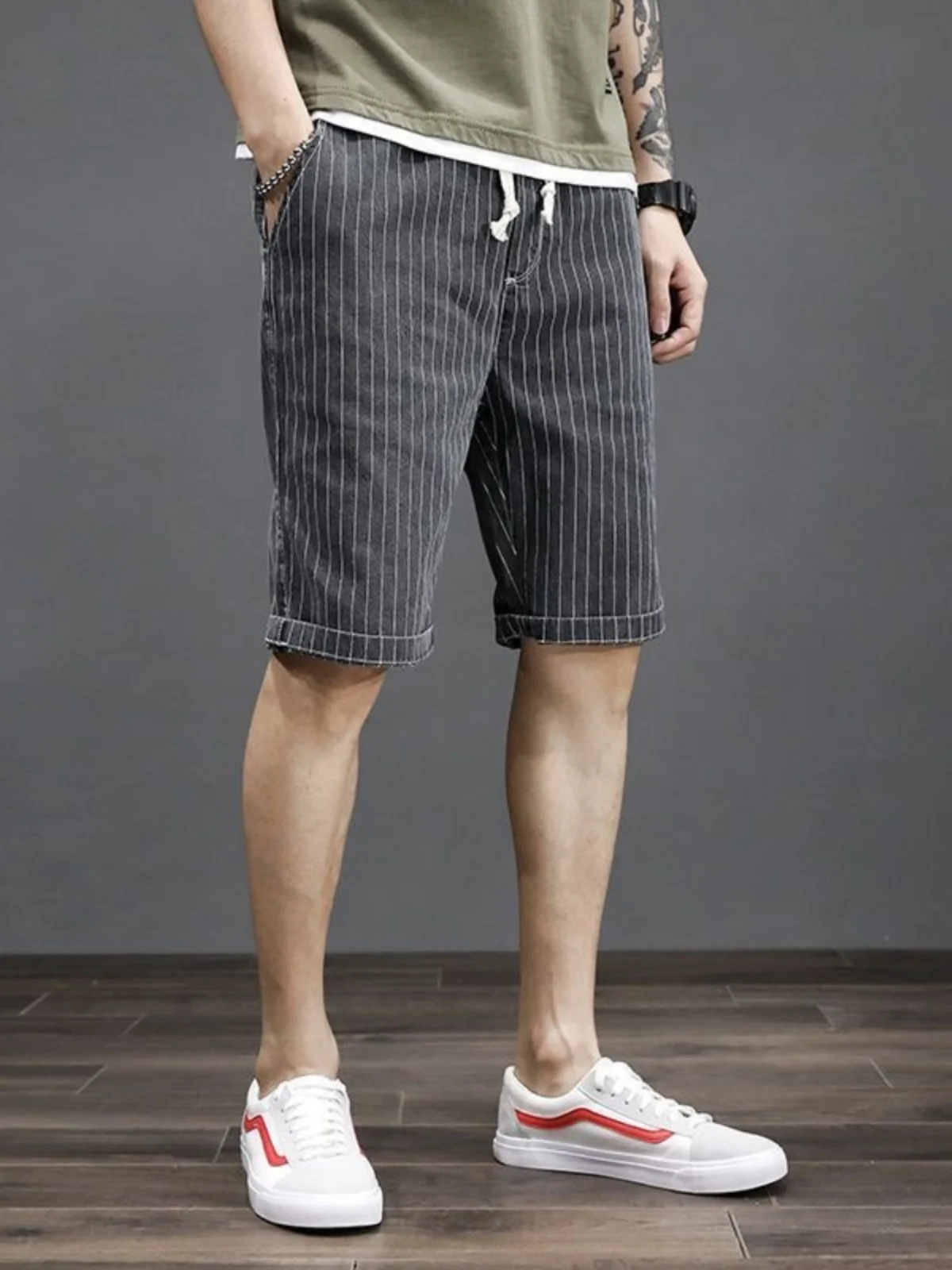 Men's Summer Thin Wear-Resistant Five-Quarter Straight Leg Jeans Fashionable Black Stripe Casual Loose Fit Breathable
Men's Summer Thin Wear-Resistant Five-Quarter Straight Leg Jeans Fashionable Black Stripe Casual Loose Fit Breathable