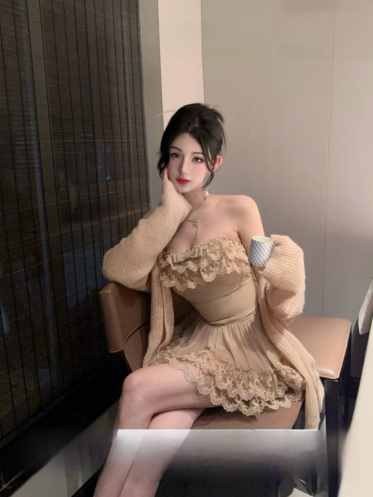 Joykiki Gold Lace Trim Slim Fit One Shoulder Top And A-Line Skirt Set Women's Fashion Autumn Outfit Princess Style Date ...
Joykiki Gold Lace Trim Slim Fit One Shoulder Top And A-Line Skirt Set Women's Fashion Autumn Outfit Princess Style Date ...