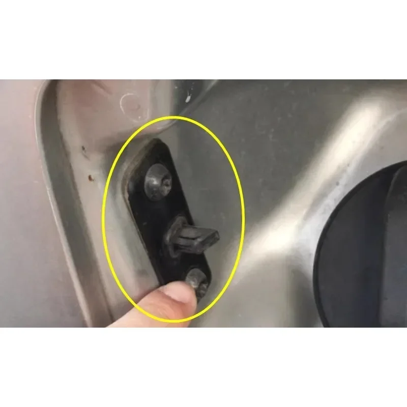 C00020675 Fuel Tank Cap Small Door Switch Limit Lock Actuator for Maxus G10 G20 T60 T70
C00020675 Fuel Tank Cap Small Door Switch Limit Lock Actuator for Maxus G10 G20 T60 T70
