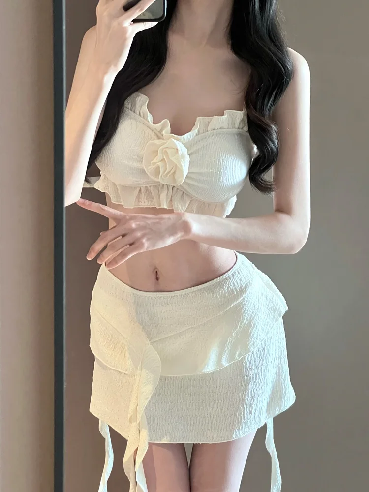 Новый женский комплект бикини из трех предметов 2025 года: купальник Pure Desire Vaion для горячих источников, с V-образным вырезом для небольшой груди, юбка-шорты, купальный костюм
Новый женский комплект бикини из трех предметов 2025 года: купальник Pure Desire Vaion для горячих источников, с V-образным вырезом для небольшой груди, юбка-шорты, купальный костюм