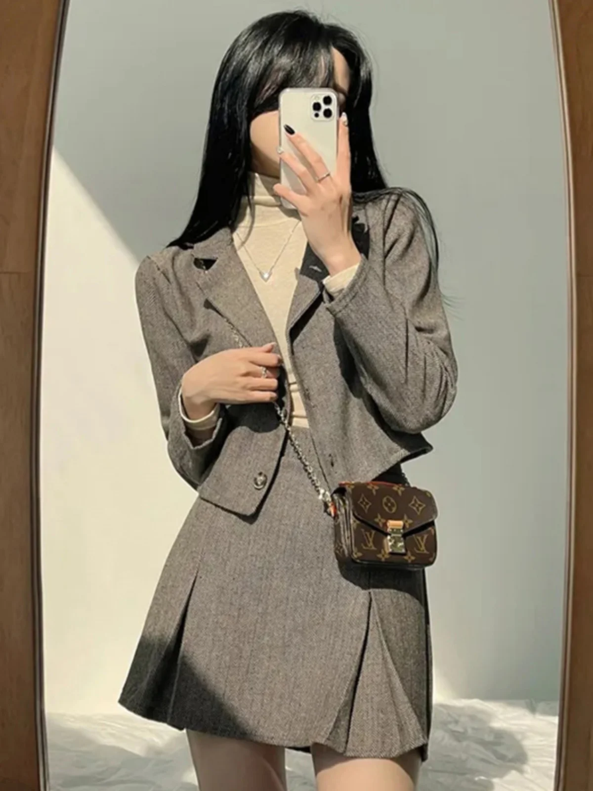 Шикарное зимнее винтажное пальто с костюмным воротником, юбка трапециевидной формы, женская модная универсальная утягивающая юбка с высокой талией
Шикарное зимнее винтажное пальто с костюмным воротником, юбка трапециевидной формы, женская модная универсальная утягивающая юбка с высокой талией