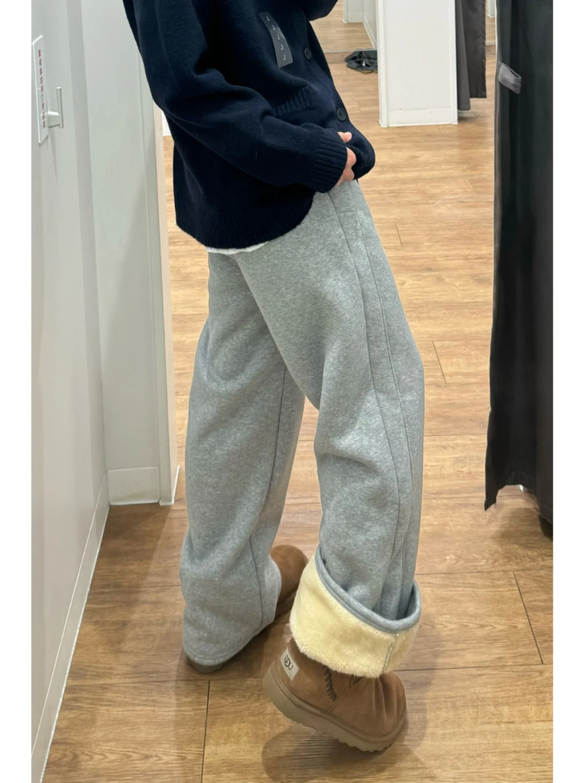 Мужские брюки из овечьей шерсти с начесом, утепленные, прямого кроя, зимние, на флисовой подкладке, повседневные, защита от холода
Мужские брюки из овечьей шерсти с начесом, утепленные, прямого кроя, зимние, на флисовой подкладке, повседневные, защита от холода