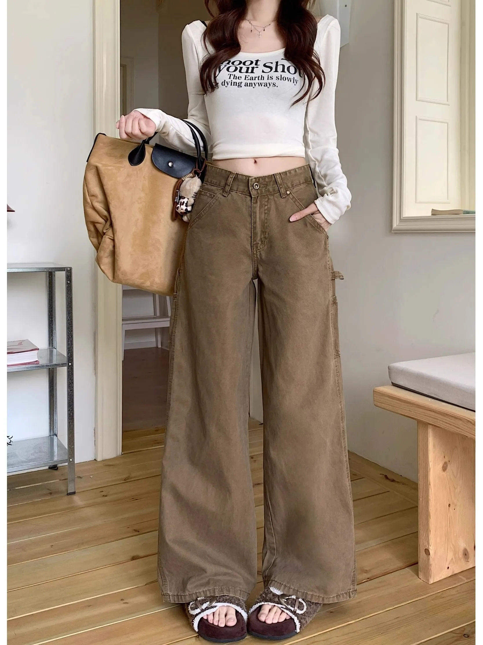 Retro Khaki Workwear Jeans Women's Loose High Waist Straight Leg Wide Leg Casual Long Pants Comfortable Loose Fit Denim
Retro Khaki Workwear Jeans Women's Loose High Waist Straight Leg Wide Leg Casual Long Pants Comfortable Loose Fit Denim