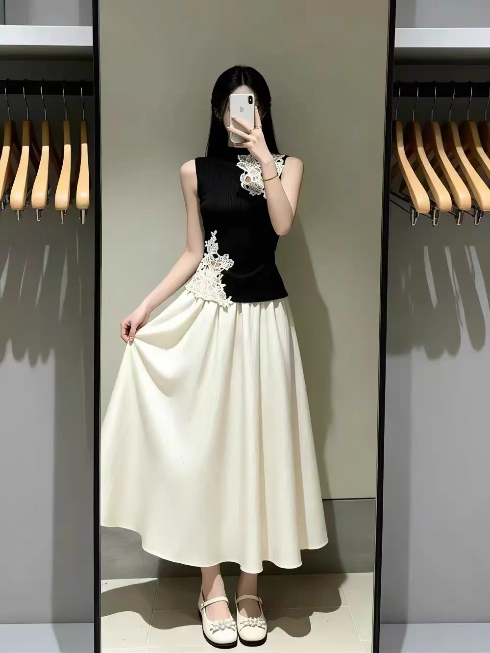 New Chinese Style High Waist Sleeveless Vest And Skirt Set Slimming Two-Piece Women's Fashion Summer Outfit Inner Wear Top
New Chinese Style High Waist Sleeveless Vest And Skirt Set Slimming Two-Piece Women's Fashion Summer Outfit Inner Wear Top