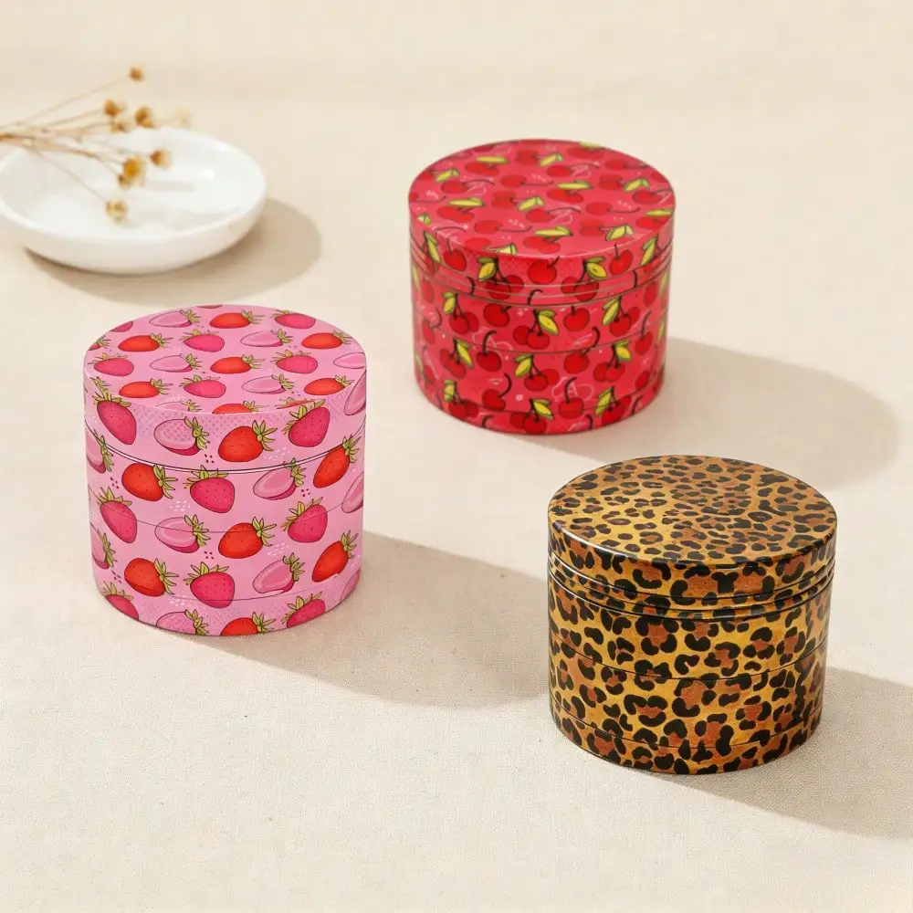 Люксмельчитель | 2-дюймовый милый розовый принт клубники, вишни и леопарда | Шикарный цинковый сплав для нее, аксессуары для курения
Люксмельчитель | 2-дюймовый милый розовый принт клубники, вишни и леопарда | Шикарный цинковый сплав для нее, аксессуары для курения