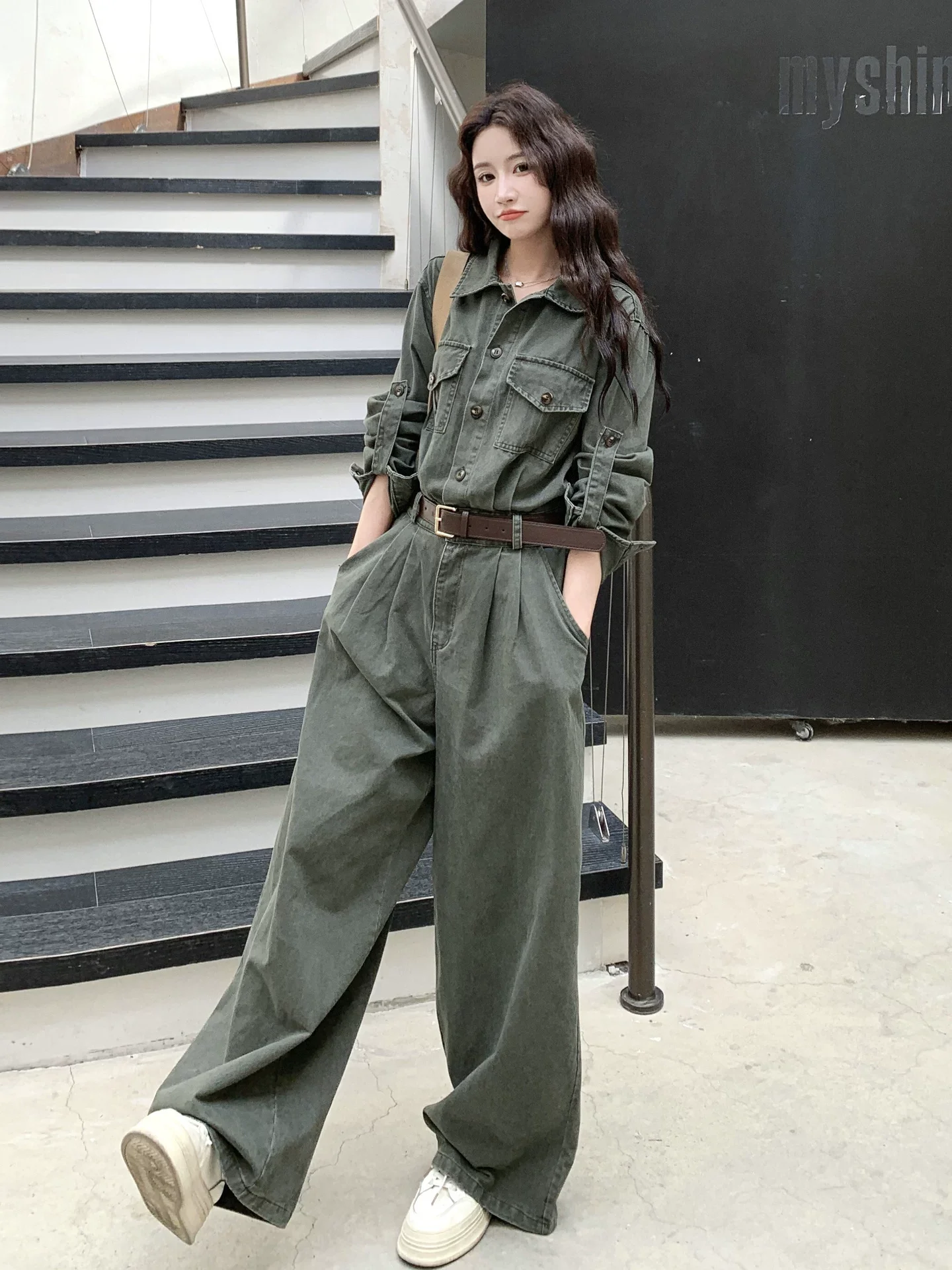 Весенний джинсовый комбинезон-брюки с широкими штанинами, высокой талией, из хлопка, для работы, в стиле кэжуал
Весенний джинсовый комбинезон-брюки с широкими штанинами, высокой талией, из хлопка, для работы, в стиле кэжуал