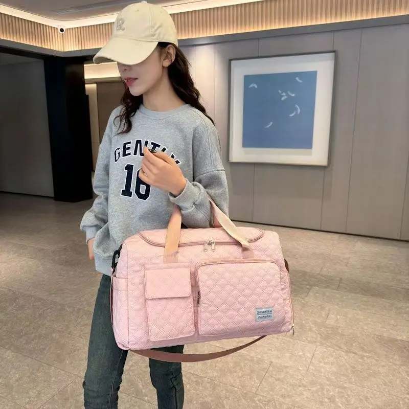Fashion travel bag, women's diamond grid large capacity handbag, dry wet separation swimming and fitness bag, yoga bag, travel b
Fashion travel bag, women's diamond grid large capacity handbag, dry wet separation swimming and fitness bag, yoga bag, travel b