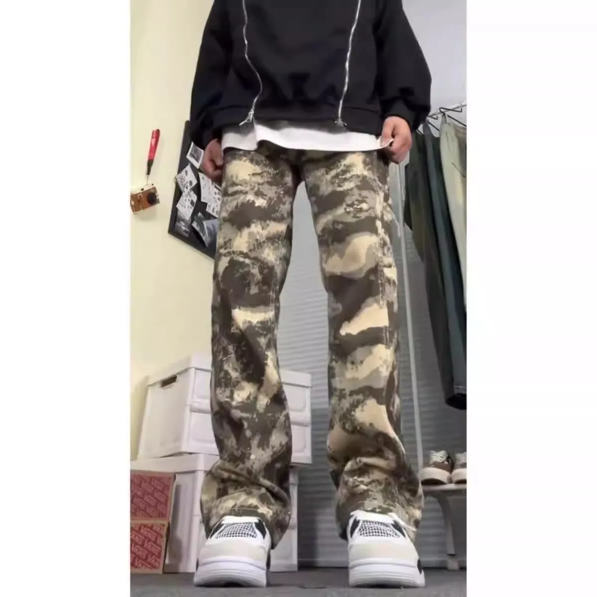 Summer Large Size 300 Pou American Retro Desert Camouflage Men's Jeans Loose Waed Workwear Trendy Brand INS Casual Loose...
Summer Large Size 300 Pou American Retro Desert Camouflage Men's Jeans Loose Waed Workwear Trendy Brand INS Casual Loose...