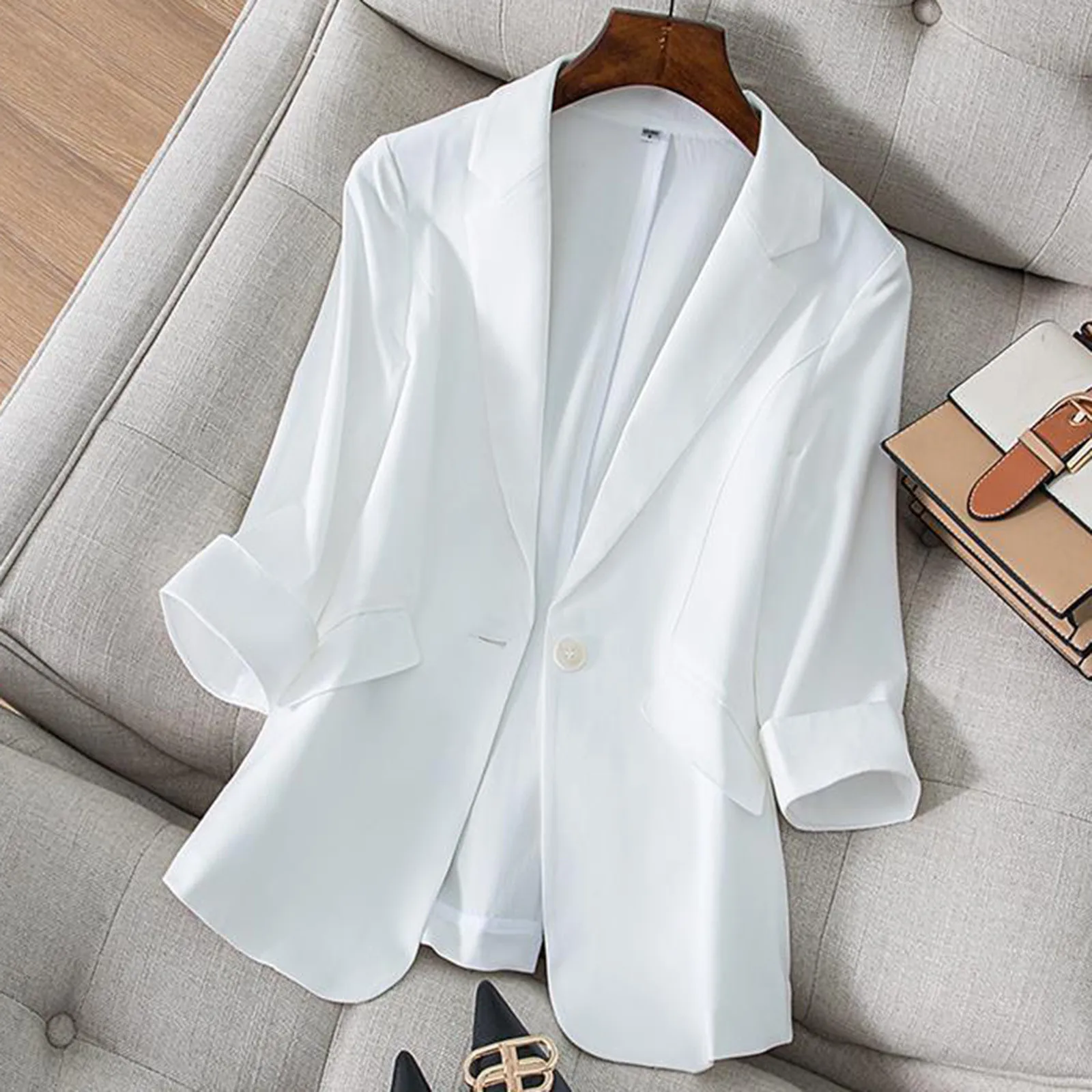 Женский костюм, пиджак, белый пиджак, женский весенне-летний корейский вариант, утягивающие пиджаки, пальто, женский легкий пиджак 
Женский костюм, пиджак, белый пиджак, женский весенне-летний корейский вариант, утягивающие пиджаки, пальто, женский легкий пиджак