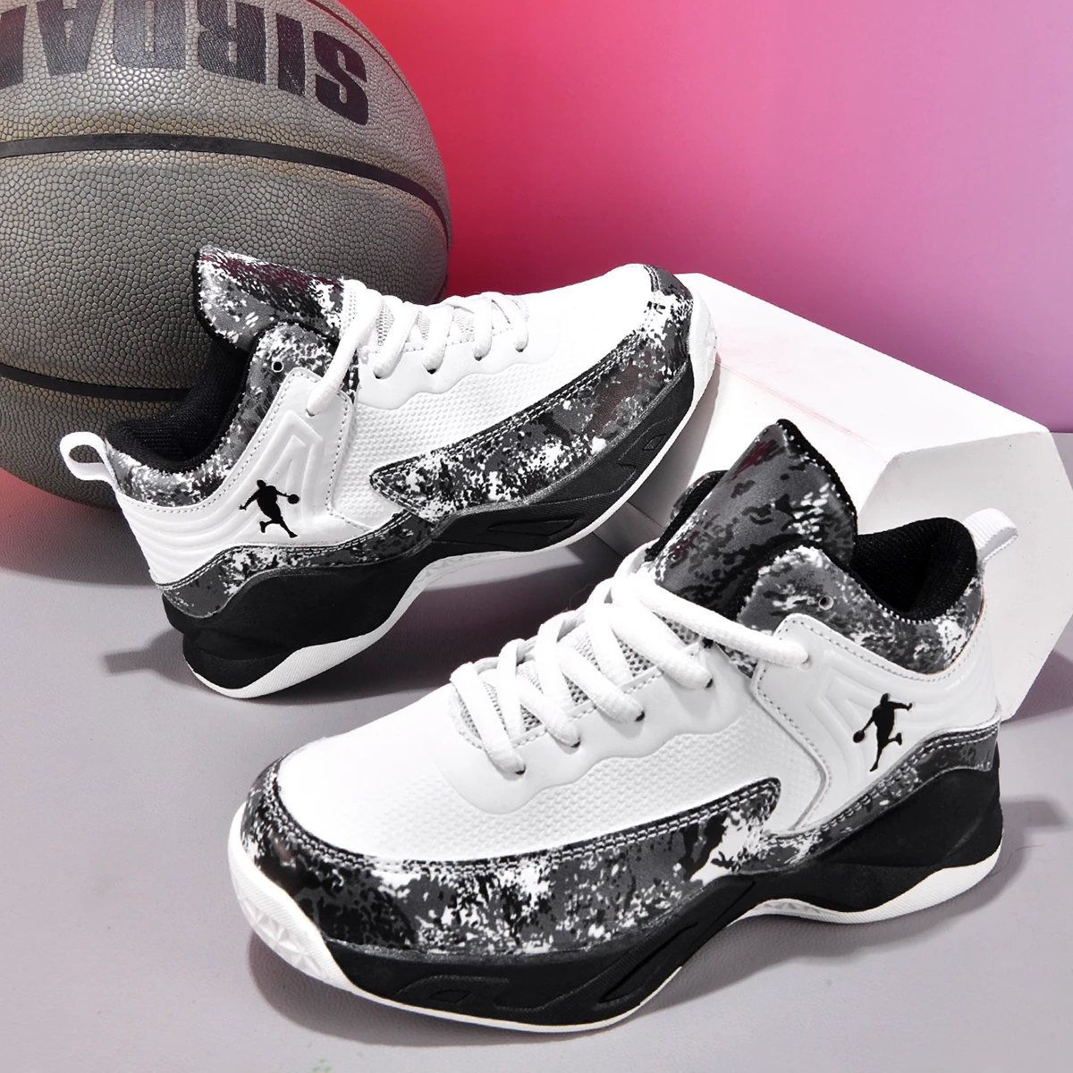 High Quality Men Basketball Shoes Brand Men Sneakers Luxury Design Mesh Breathable Sports Shoes High Top Anti-slip Casual Shoes
High Quality Men Basketball Shoes Brand Men Sneakers Luxury Design Mesh Breathable Sports Shoes High Top Anti-slip Casual Shoes