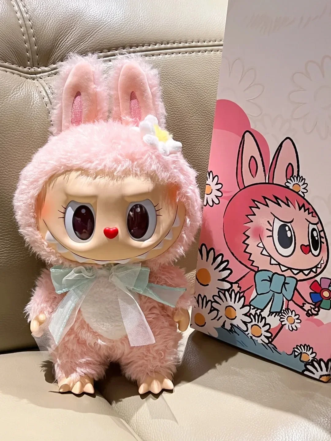 POP MART оригинальный продукт MOKOKO Sweetheart Series ЗАКРЫВАЙТЕ СЛАДКО Виниловая плюшевая игрушка Симпатичные фигурки-сюрприз Рождественский подарок
POP MART оригинальный продукт MOKOKO Sweetheart Series ЗАКРЫВАЙТЕ СЛАДКО Виниловая плюшевая игрушка Симпатичные фигурки-сюрприз Рождественский подарок