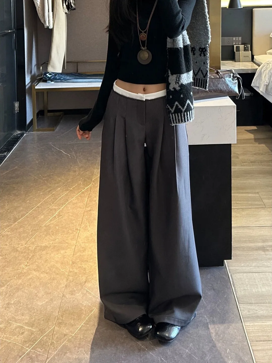 plus Size Women's Grey Wide Leg Knife Pants Summer Loose Slimming Concealing Drapey Straight Casual Trousers High Waist Zipper
plus Size Women's Grey Wide Leg Knife Pants Summer Loose Slimming Concealing Drapey Straight Casual Trousers High Waist Zipper