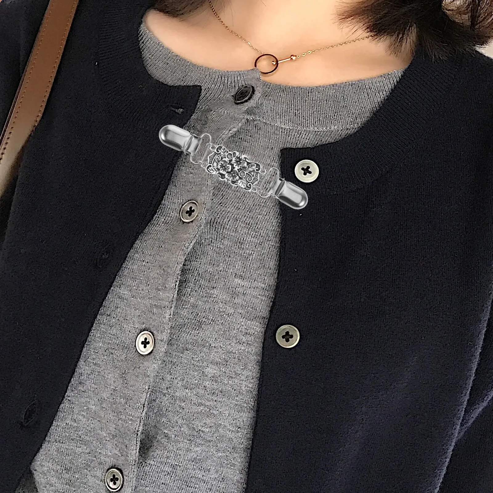 3Pcs Sweater Clips Vintage Cardigan Clips Dress Cinch Clip Set Retro Shawl Pins Clothing Clasps for Women Dress Cinch Clip
3Pcs Sweater Clips Vintage Cardigan Clips Dress Cinch Clip Set Retro Shawl Pins Clothing Clasps for Women Dress Cinch Clip