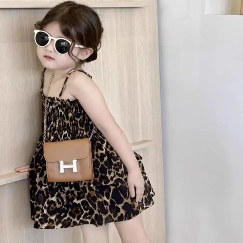 Girls' Summer Dress 2025 New Suspender Leopard Print Dress Children's Fashionable Seaside Beach Dress 90-140CM
Girls' Summer Dress 2025 New Suspender Leopard Print Dress Children's Fashionable Seaside Beach Dress 90-140CM