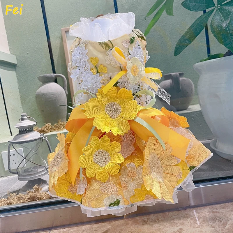 Luxury Yellow Floral Handmade Lace Dog Gown Pet Wedding Dress with Bow Elegant Costume Party Apparel for Dogs
Luxury Yellow Floral Handmade Lace Dog Gown Pet Wedding Dress with Bow Elegant Costume Party Apparel for Dogs