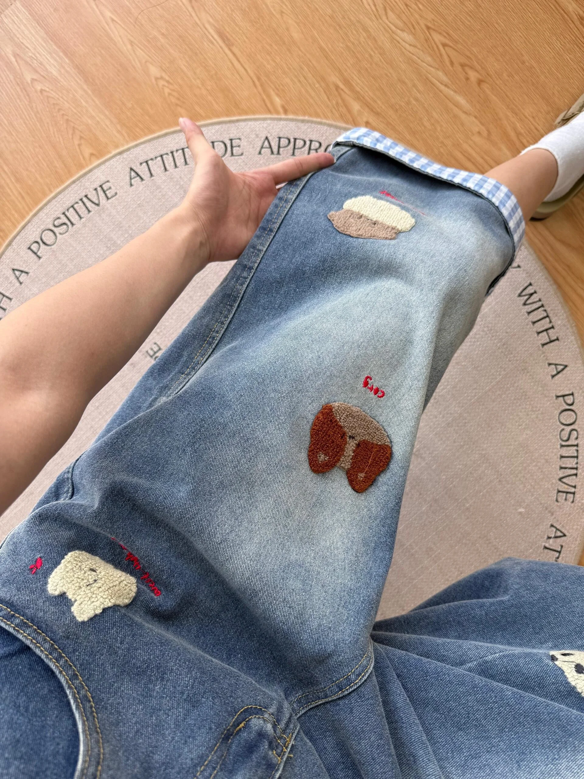 American Retro Dog Embroidery Denim Shorts Loose Wide Leg Casual High Waist Summer Jeans for plus Size Women
American Retro Dog Embroidery Denim Shorts Loose Wide Leg Casual High Waist Summer Jeans for plus Size Women