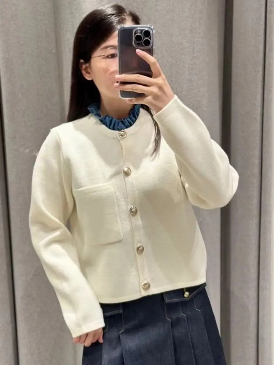 Women Detachable Ruffled Collar Sweater Letter Embroidery Single Breasted Long Sleeve Casual Female Knitted Cardigan
Women Detachable Ruffled Collar Sweater Letter Embroidery Single Breasted Long Sleeve Casual Female Knitted Cardigan