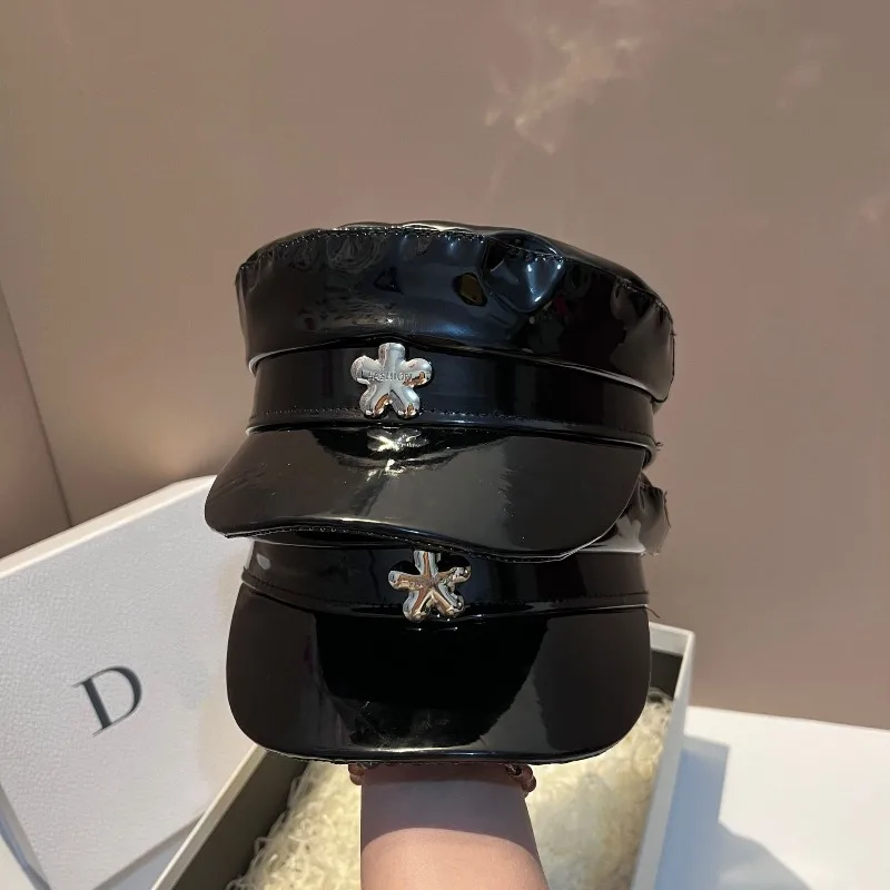 2025 Shiny PU Peaked Cap Women Korean Vintage 8-Panel Newsboy Hat Adjustable Flat Top Casual Navy Style Free Shipping
2025 Shiny PU Peaked Cap Women Korean Vintage 8-Panel Newsboy Hat Adjustable Flat Top Casual Navy Style Free Shipping
