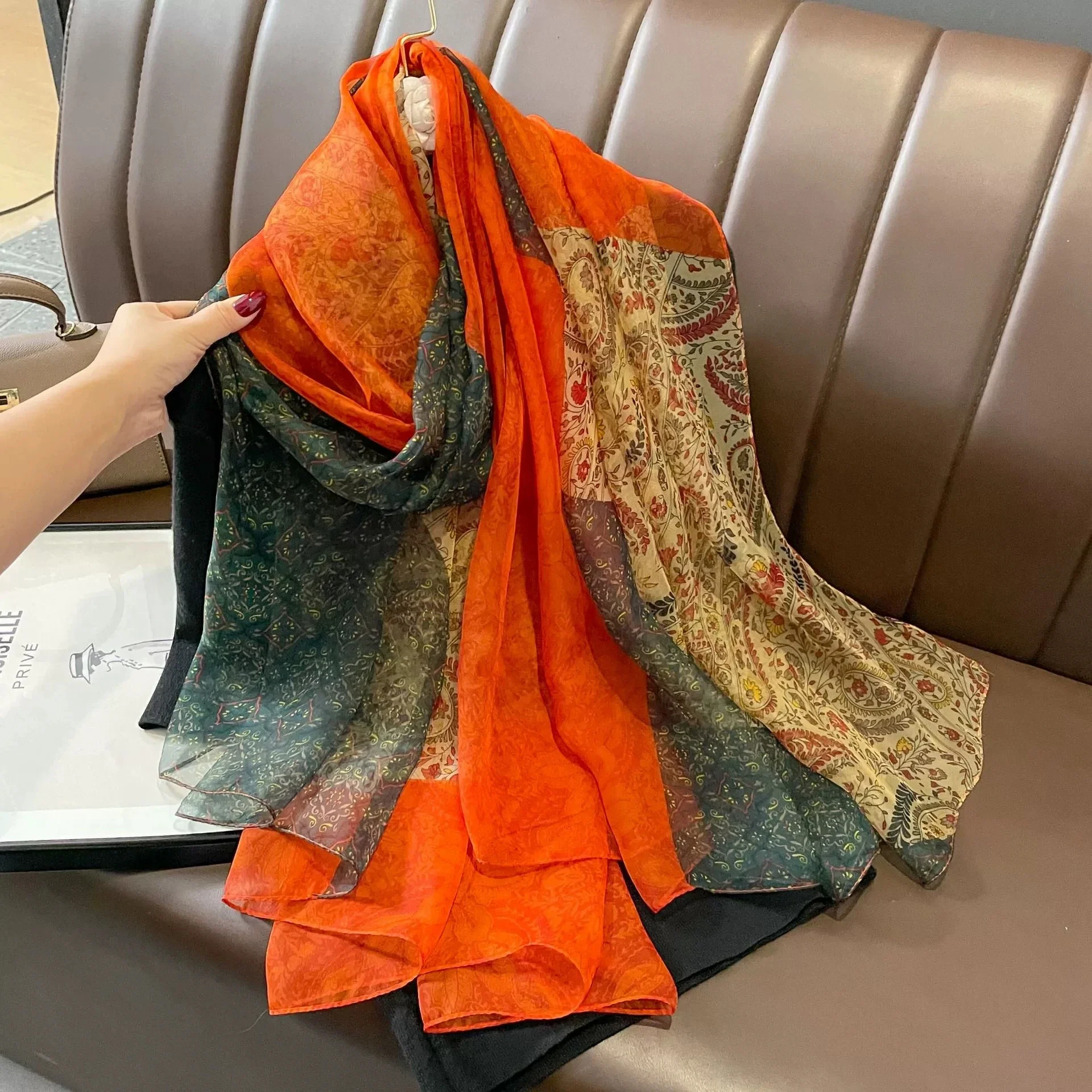 Spring Summer Women Large-size Gauze Beach Shawls Muslim Hijabs Travel Thin Sunscreen Scarf/Scarves
Spring Summer Women Large-size Gauze Beach Shawls Muslim Hijabs Travel Thin Sunscreen Scarf/Scarves