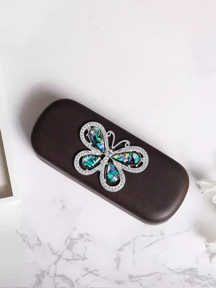 Large Sunglasses Case in PU Pressure-Resistant & Portable Eyewear Case Stylized Garland Decor
Large Sunglasses Case in PU Pressure-Resistant & Portable Eyewear Case Stylized Garland Decor