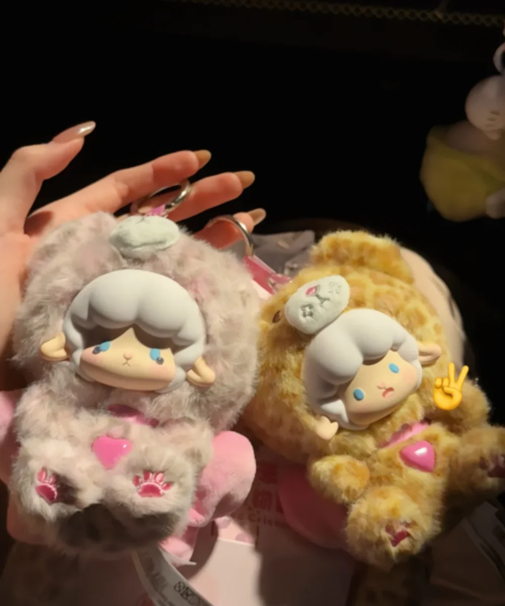 Curly Sheep Cyun Big-Tail Critter Crew Series Blind Box Vinyl Figure Cute Collectible Kawaii Mini Decor Desktop Toys Gift 
Curly Sheep Cyun Big-Tail Critter Crew Series Blind Box Vinyl Figure Cute Collectible Kawaii Mini Decor Desktop Toys Gift