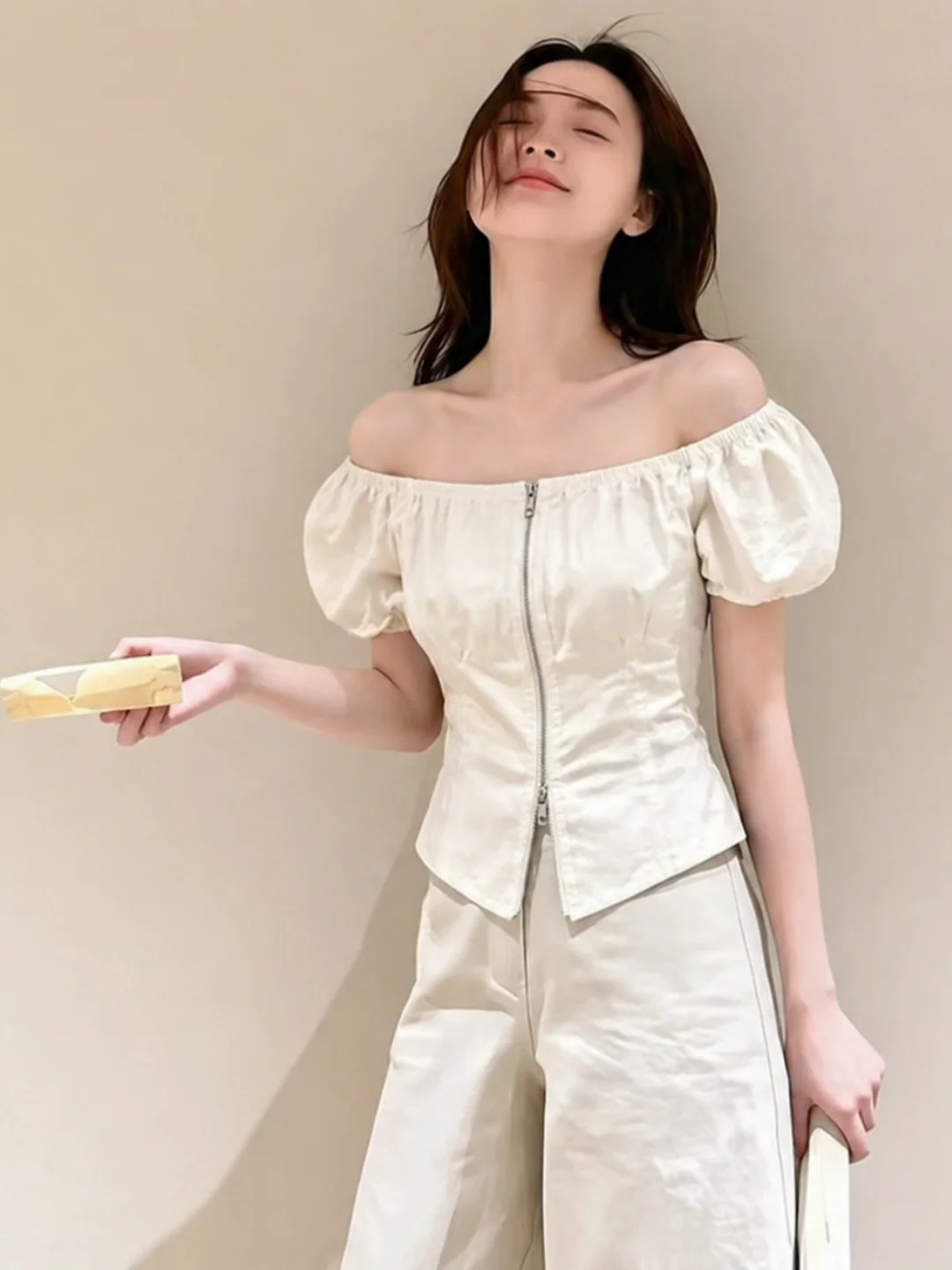 Slimming Gentle Wind One Shoulder Bubble Sleeve Zipper Versatile T-Shirt Women's Fashion Summer Korean Style Short Sleeve Top
Slimming Gentle Wind One Shoulder Bubble Sleeve Zipper Versatile T-Shirt Women's Fashion Summer Korean Style Short Sleeve Top