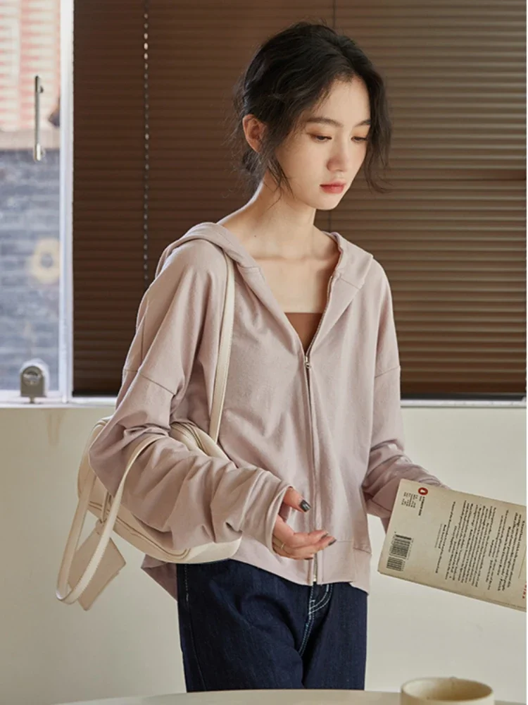 Толстовки на молнии, женские летние солнцезащитные тонкие одежды с длинными рукавами, универсальные однотонные повседневные простые спортивные дизайны, Harajuku, шикарные для подростков
Толстовки на молнии, женские летние солнцезащитные тонкие одежды с длинными рукавами, универсальные однотонные повседневные простые спортивные дизайны, Harajuku, шикарные для подростков