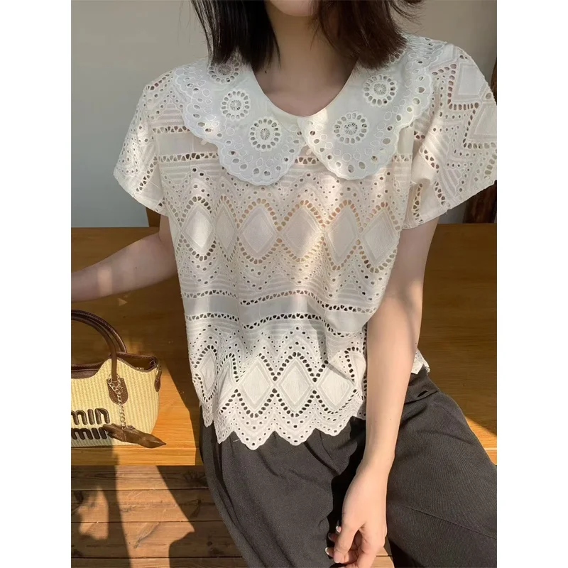 French Style Doll Collar Short Sleeve Shirt Women's Lace Embroidery Hollow out Sweet Turn Collar Top Breathable Loose Fit Cot...
French Style Doll Collar Short Sleeve Shirt Women's Lace Embroidery Hollow out Sweet Turn Collar Top Breathable Loose Fit Cot...