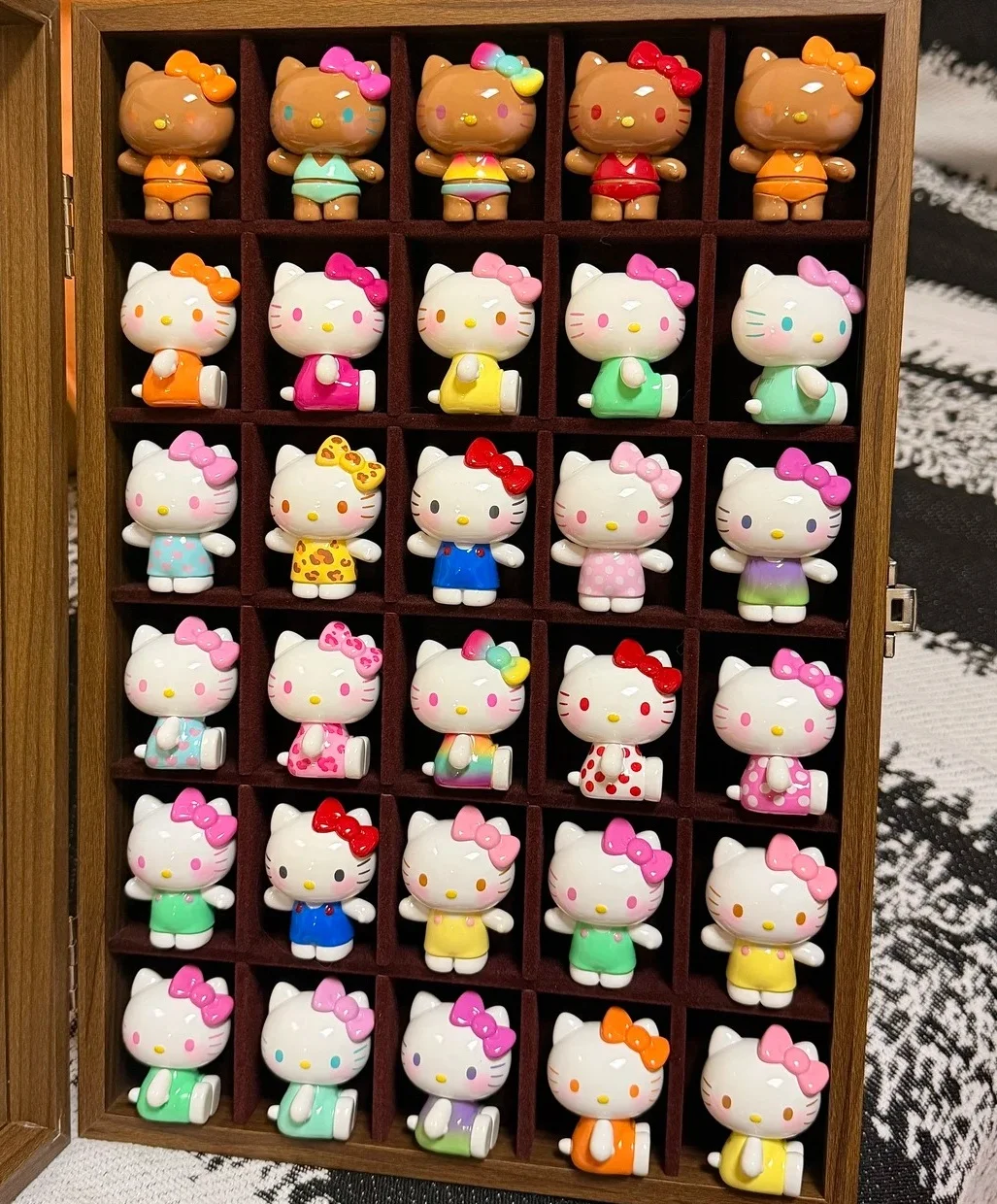 Hellokitty Blind Bag Blind Box Summer Rainbow Candy Series Mini Figurine Cute Collectible Desktop Decor Gift For Women
Hellokitty Blind Bag Blind Box Summer Rainbow Candy Series Mini Figurine Cute Collectible Desktop Decor Gift For Women