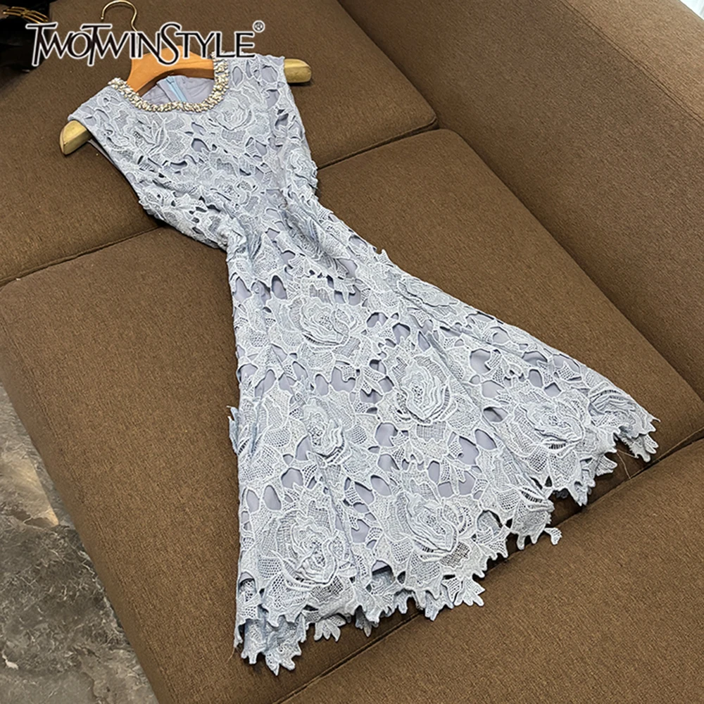 TWOTWINSTYLE Spliced Embroidery Hollow out Dress For Women o Neck Sleeveless Slim Temperament sequins Dresses female KDR526048
TWOTWINSTYLE Spliced Embroidery Hollow out Dress For Women o Neck Sleeveless Slim Temperament sequins Dresses female KDR526048