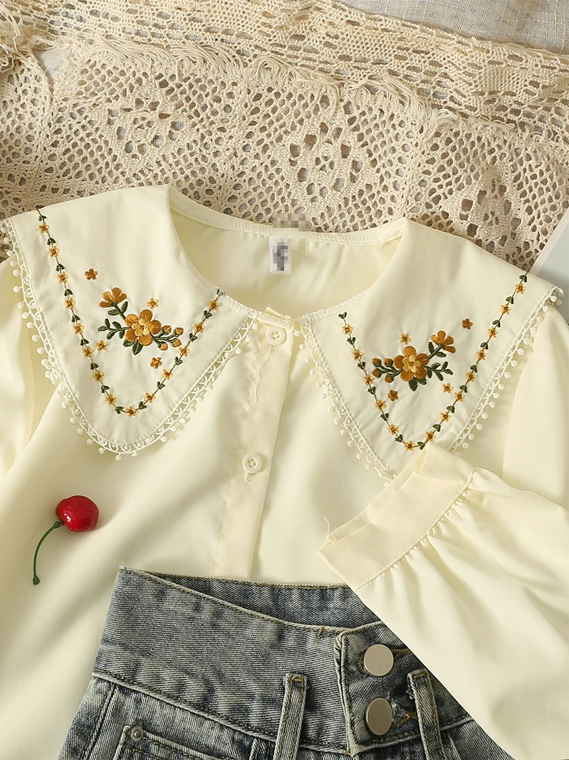 French Retro Embroidery Peter Pan Collar Beige Niche Puff Sleeve Shirts Women Spring Preppy Style Solid Color Cotton Shirts Tops
French Retro Embroidery Peter Pan Collar Beige Niche Puff Sleeve Shirts Women Spring Preppy Style Solid Color Cotton Shirts Tops