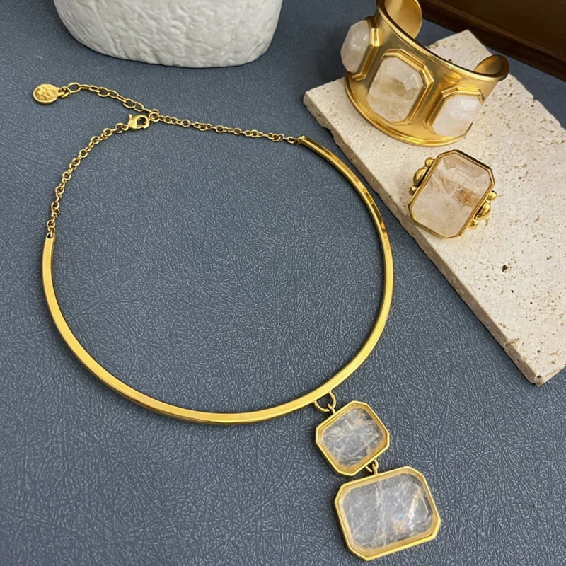 Square crystal choker collar necklaces for women luxury designer statement necklaces chunky vintage jewelry new in
Square crystal choker collar necklaces for women luxury designer statement necklaces chunky vintage jewelry new in