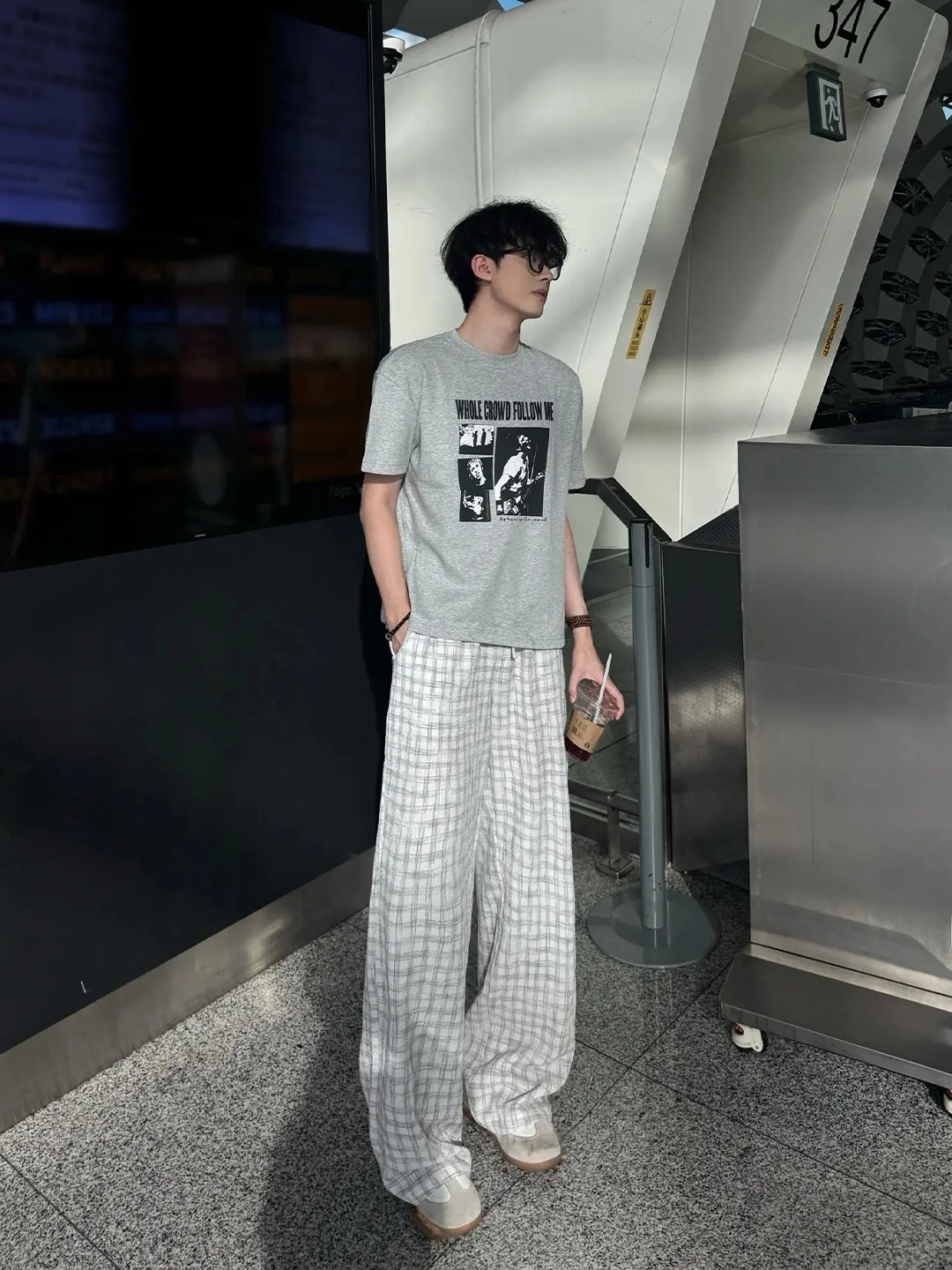 White Plaid Ice Silk Wide Leg Pants Bubble Casual Summer Thin Quick Dry Straight Leg Trousers for Men Breathable Bubble Casua...
White Plaid Ice Silk Wide Leg Pants Bubble Casual Summer Thin Quick Dry Straight Leg Trousers for Men Breathable Bubble Casua...