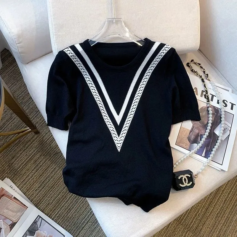 Tops T-shirt Women's Summer Relaxed Fit Black and White Colour-blocking Round Neck Knit Designed Short Sleeves New Casual Niche
Tops T-shirt Women's Summer Relaxed Fit Black and White Colour-blocking Round Neck Knit Designed Short Sleeves New Casual Niche