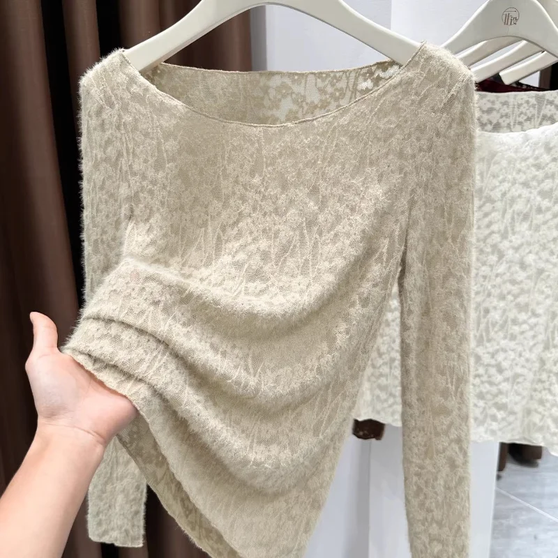 Large Round Neck Brushed Lace Long-sleeved T-shirt Bottoming Shirt for Women Autumn Winter New Sexy Hollow Slim Inner Top
Large Round Neck Brushed Lace Long-sleeved T-shirt Bottoming Shirt for Women Autumn Winter New Sexy Hollow Slim Inner Top