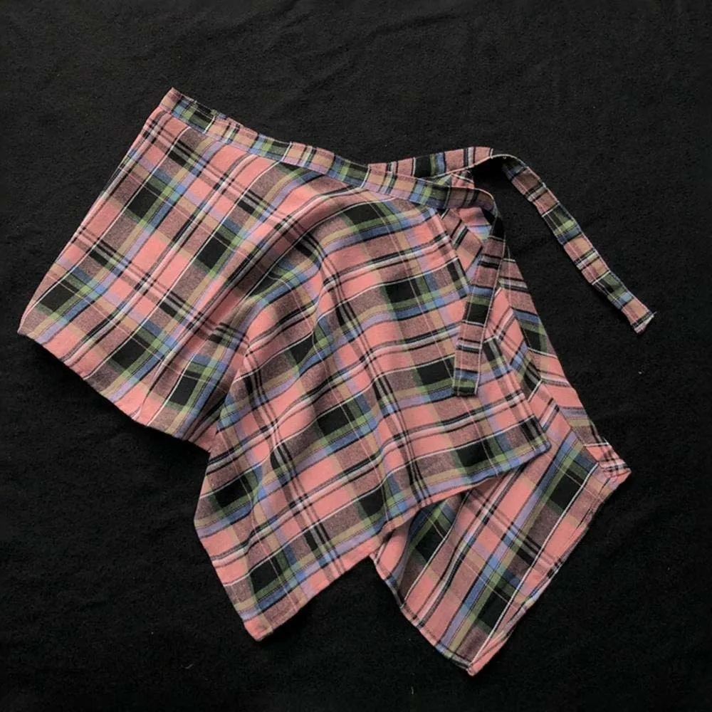 Korean Style Plaid Skirt Belted High Waist Y2K Mini A-line Shortskirt Hip-hop Underskirt Waist Seal Skirt Daily
Korean Style Plaid Skirt Belted High Waist Y2K Mini A-line Shortskirt Hip-hop Underskirt Waist Seal Skirt Daily