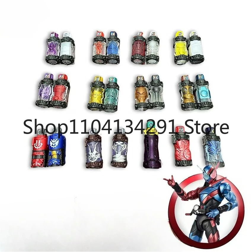 Японское издание Bandai DX: Камен Райдер Спайдер, Холодильник, Двигатель Бэтмен, Бутылка Белого Кролика и Бутылка Энергии Золотого Кролика.
Японское издание Bandai DX: Камен Райдер Спайдер, Холодильник, Двигатель Бэтмен, Бутылка Белого Кролика и Бутылка Энергии Золотого Кролика.