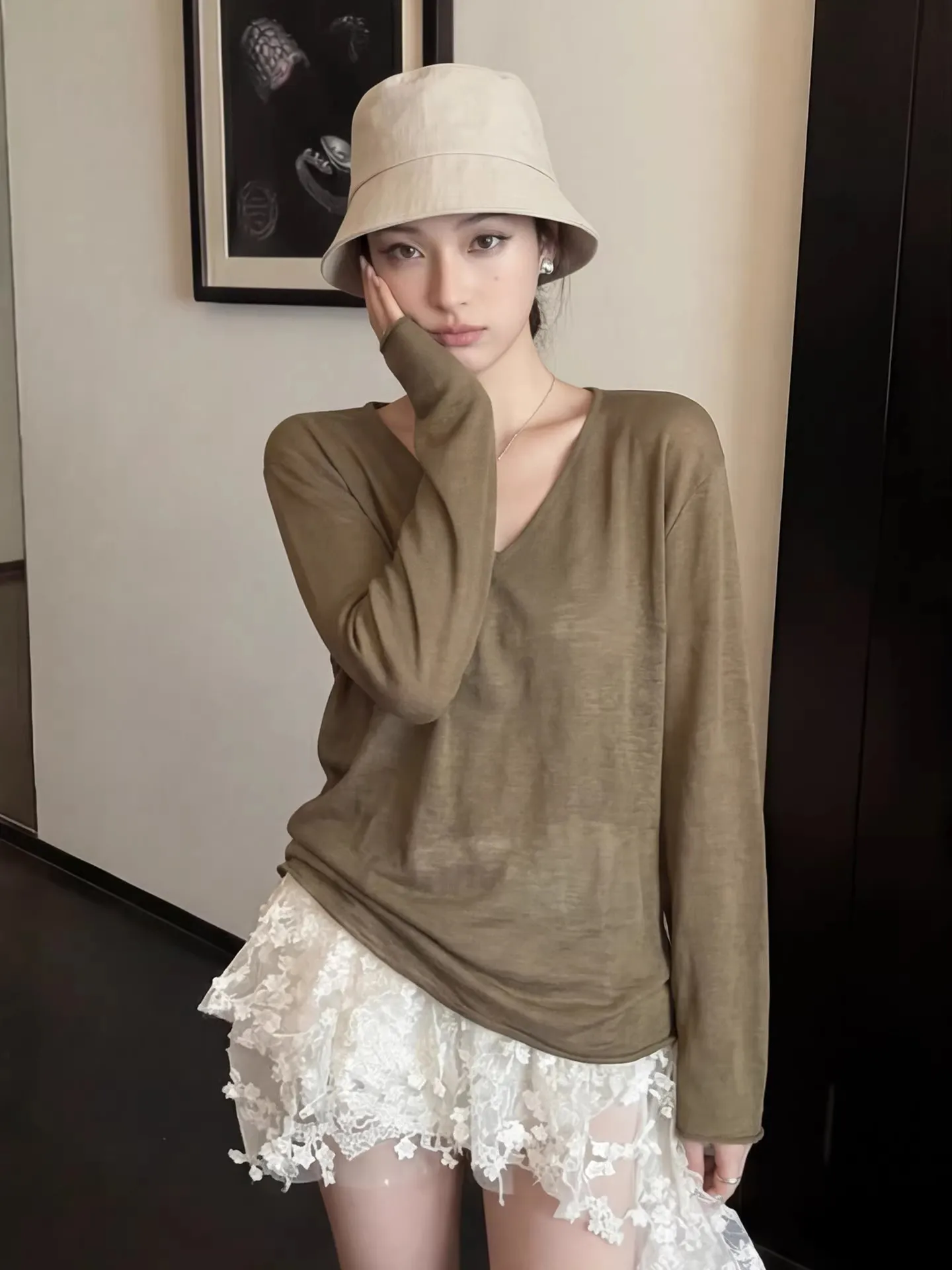Spring Summer Women's V-neck Long Sleeve Set Strap Dress Pants High Waist Korean Style Fashion Outfit Casual Wear Sun Protection
Spring Summer Women's V-neck Long Sleeve Set Strap Dress Pants High Waist Korean Style Fashion Outfit Casual Wear Sun Protection