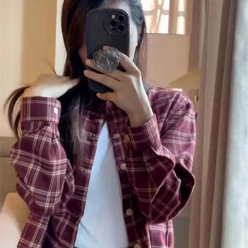 Retro Plaid Sanded Shirt Coat Women's New Short Spring Autumn 2026 Loose Thin Summer Outerwear Ladies Plaid Overcoat Tops
Retro Plaid Sanded Shirt Coat Women's New Short Spring Autumn 2026 Loose Thin Summer Outerwear Ladies Plaid Overcoat Tops