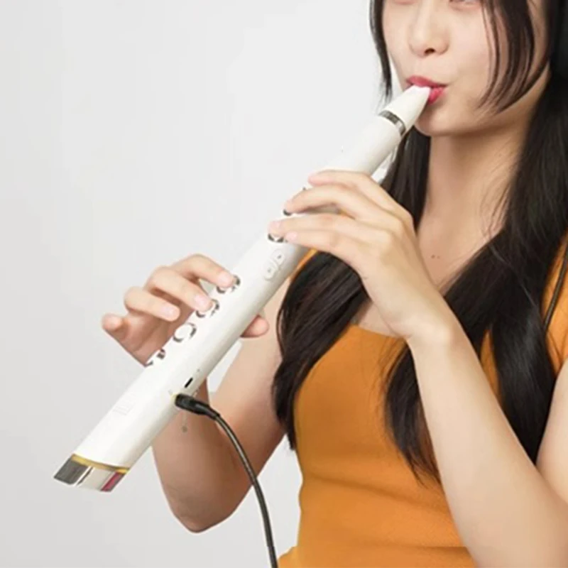 Мини-электронный духовой инструмент Bluetooth MIDI электрический саксофон портативный детский саксофон для начинающих пожилых людей играющих музыкальных инструментов
Мини-электронный духовой инструмент Bluetooth MIDI электрический саксофон портативный детский саксофон для начинающих пожилых людей играющих музыкальных инструментов