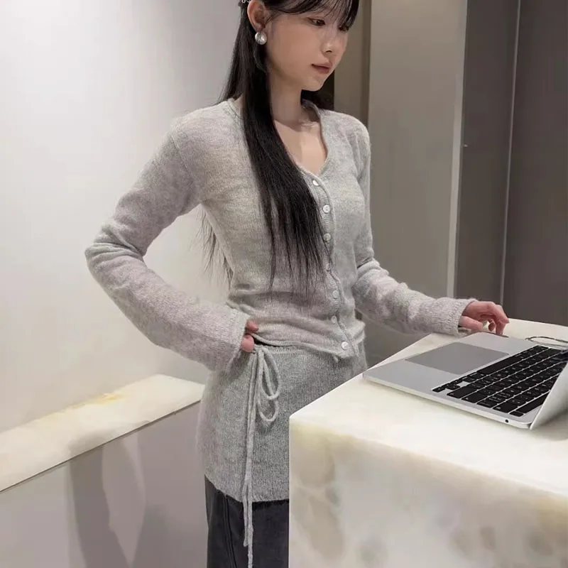 Sweet Breeze Korean Style V-Neck Knitted Open Cardigan Belted Two-Piece Set Lightweight Air Conditioning Sun Protection Clothing
Sweet Breeze Korean Style V-Neck Knitted Open Cardigan Belted Two-Piece Set Lightweight Air Conditioning Sun Protection Clothing