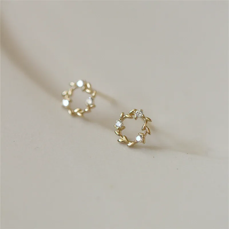 925 Sterling Silver Plated With 14k Gold Korean Elegant Flower Wreath Stud Earrings Women Birthday Gift For Girls Jewelry
925 Sterling Silver Plated With 14k Gold Korean Elegant Flower Wreath Stud Earrings Women Birthday Gift For Girls Jewelry