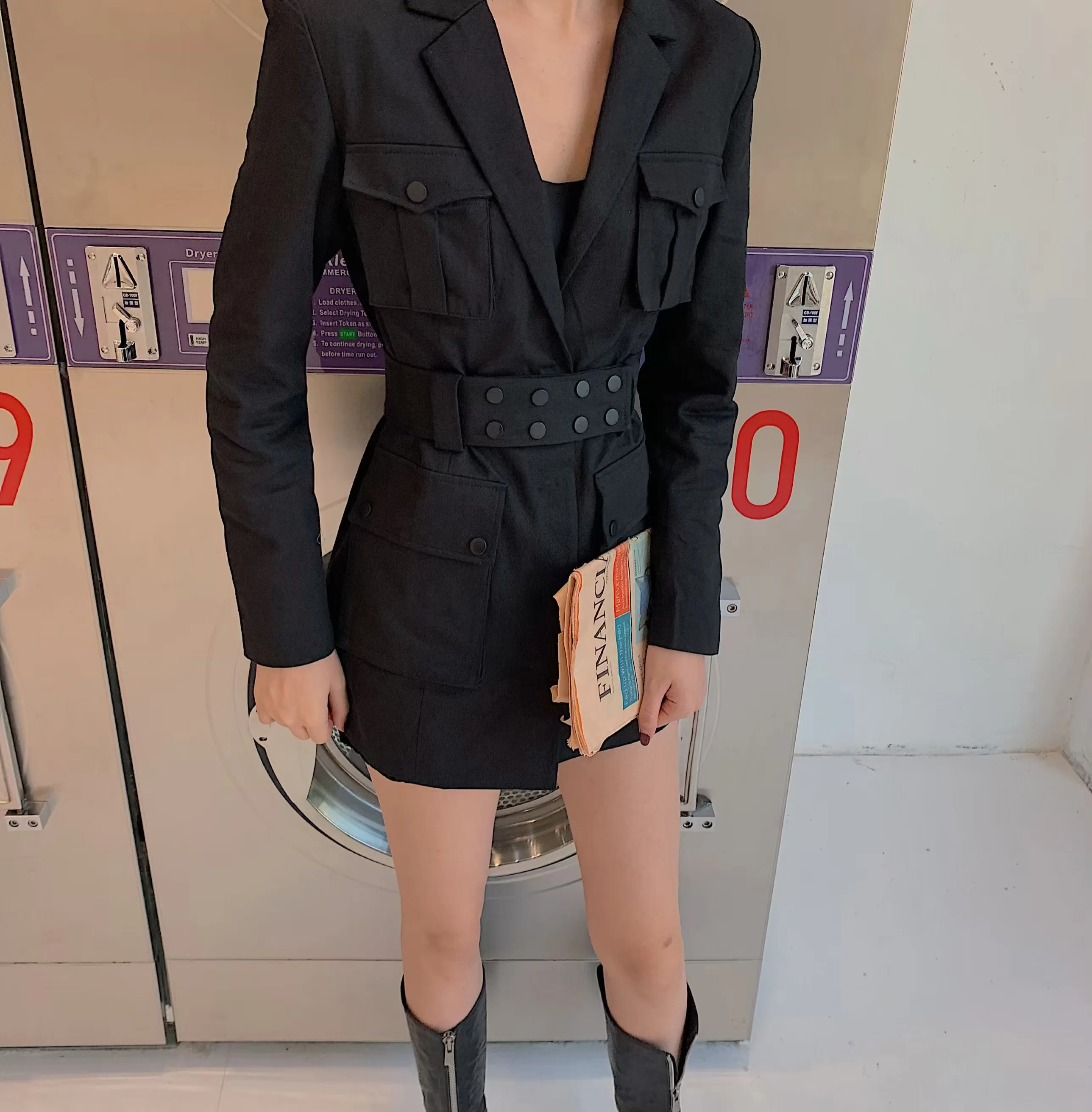 Костюм-униформа с эффектом похудения: куртка или юбка, с наплечниками, приталенный силуэт, из чистого хлопка, повседневный, с длинными рукавами, V-образный вырез
Костюм-униформа с эффектом похудения: куртка или юбка, с наплечниками, приталенный силуэт, из чистого хлопка, повседневный, с длинными рукавами, V-образный вырез