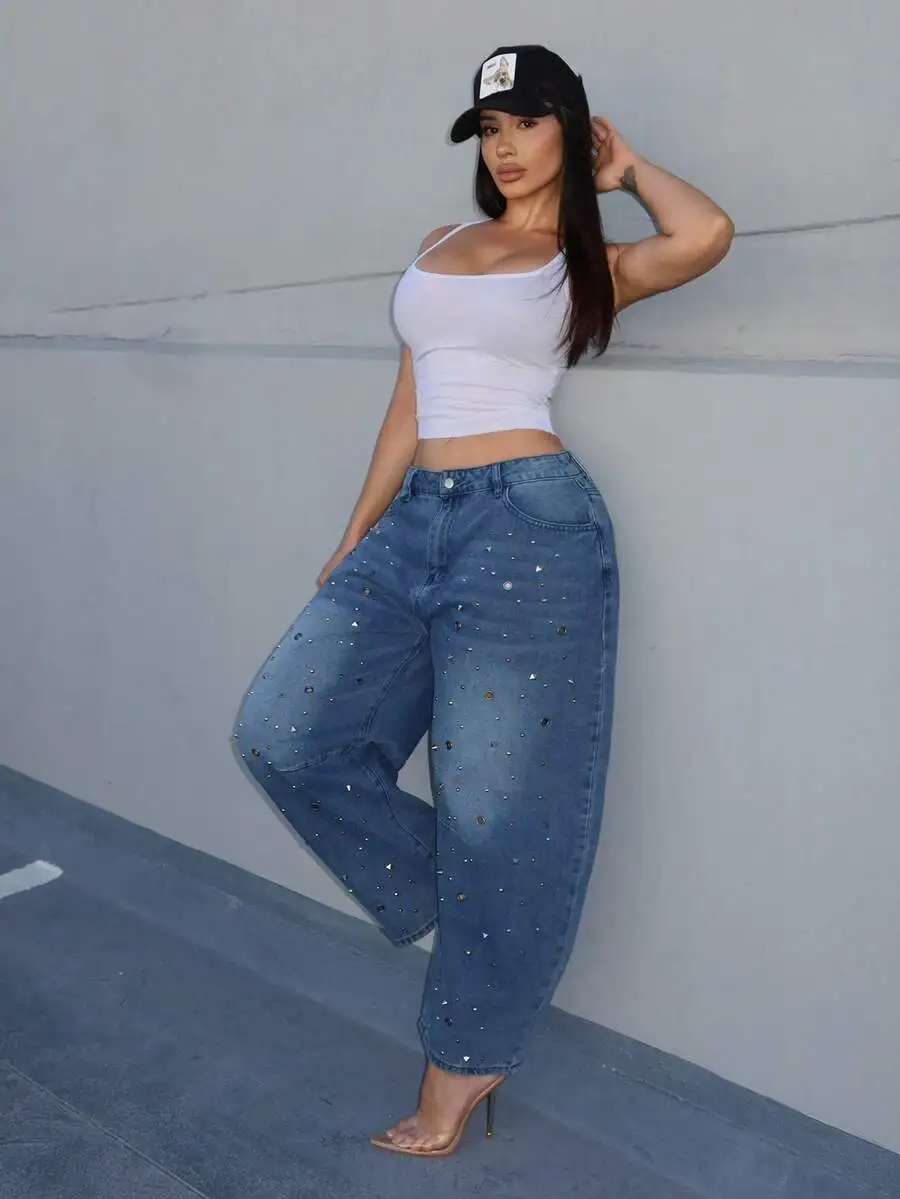 Casual Distressed Denim Jeans With Metal Stud Decor Curved Blade Leg
Casual Distressed Denim Jeans With Metal Stud Decor Curved Blade Leg