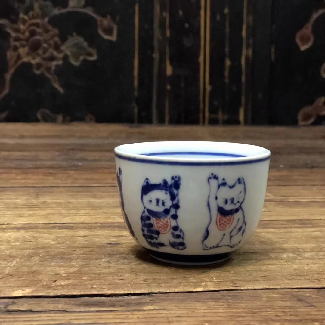 2.36 inch Chinese Blue and White Porcelain Teacup Cup Cat Pattern exquisite handicraft
2.36 inch Chinese Blue and White Porcelain Teacup Cup Cat Pattern exquisite handicraft