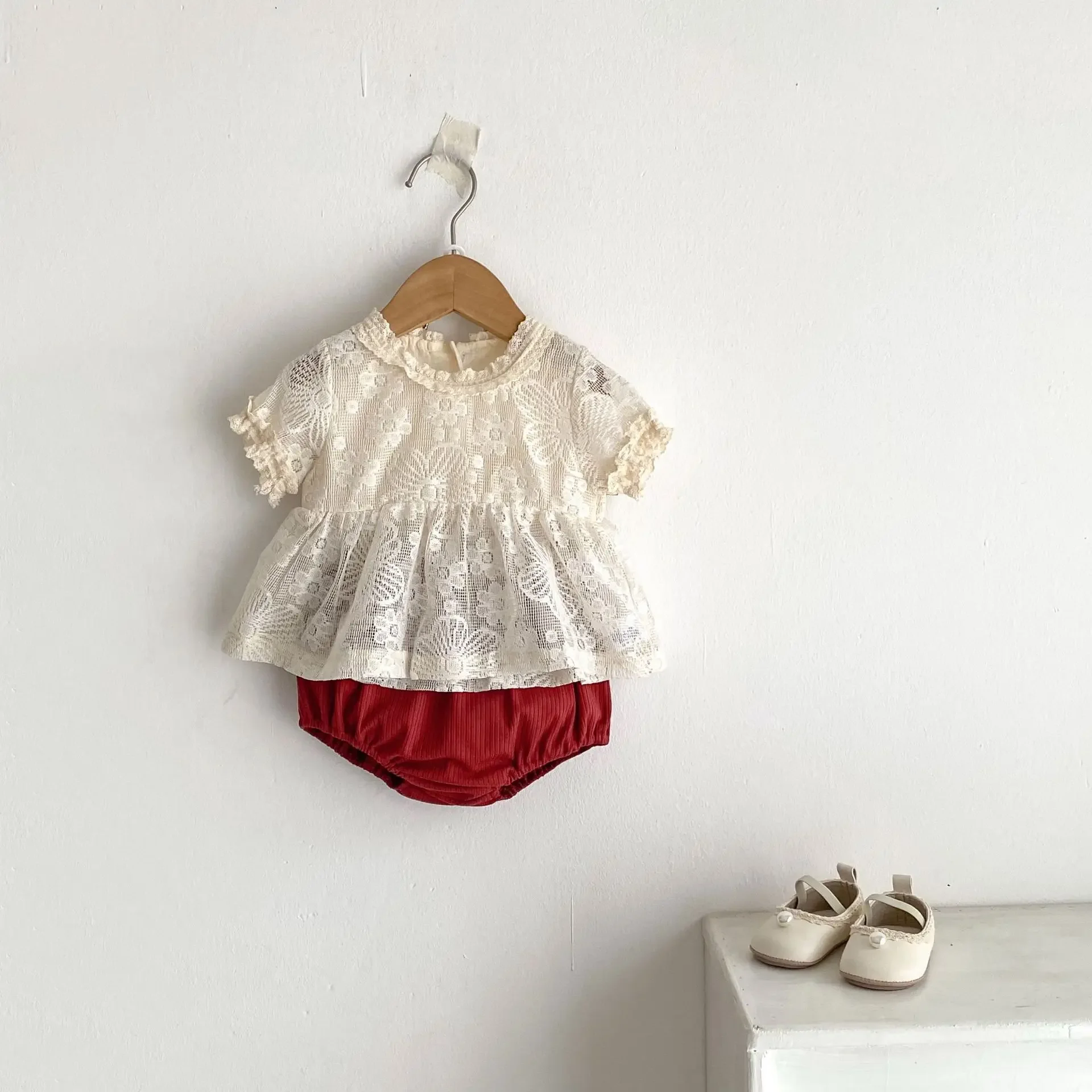 Baby Girl Summer Outfit 2025 New Set, Girls' Stylish Summer Hollow Lace Top+baggy Pants Two-piece Set
Baby Girl Summer Outfit 2025 New Set, Girls' Stylish Summer Hollow Lace Top+baggy Pants Two-piece Set