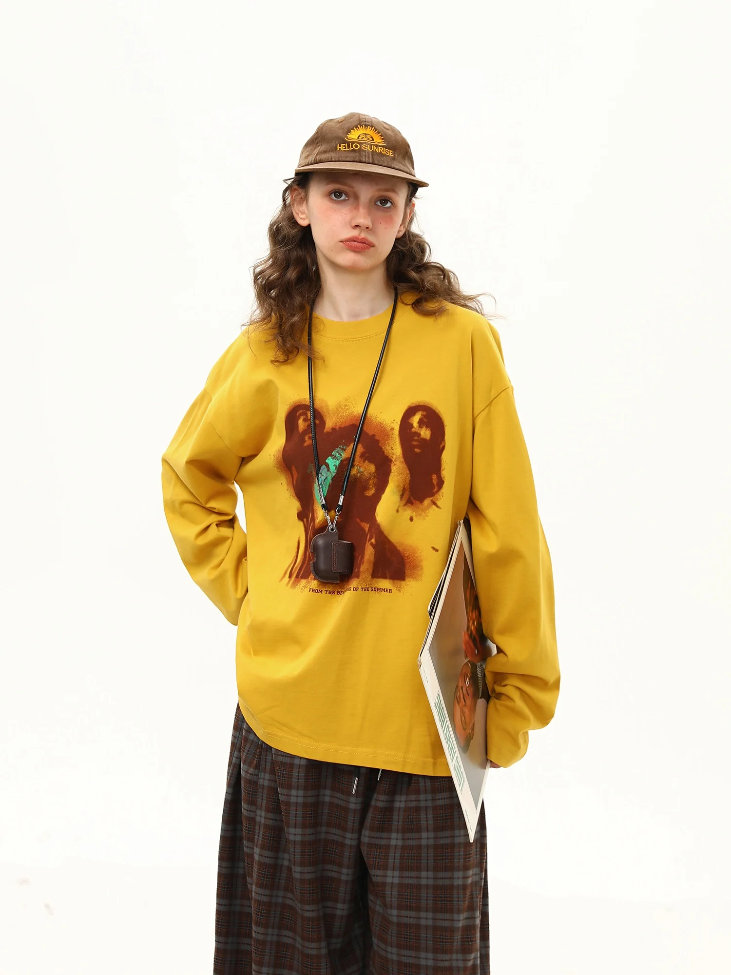 Женская свободная футболка Wild Azizi с длинным рукавом и принтом персонажа Phsm, горчично-желтая, модная осенняя уличная одежда, повседневный топ
Женская свободная футболка Wild Azizi с длинным рукавом и принтом персонажа Phsm, горчично-желтая, модная осенняя уличная одежда, повседневный топ