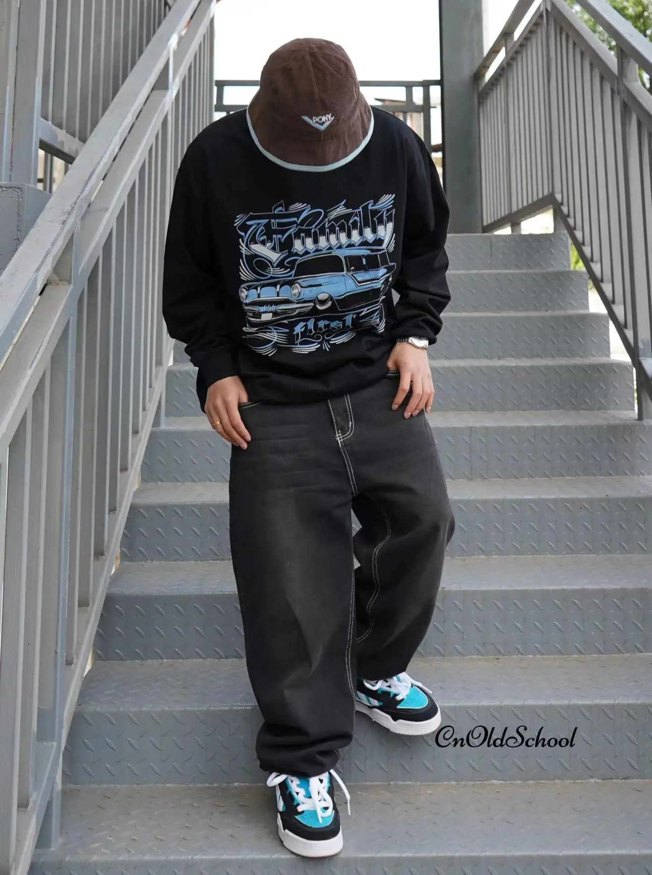 Классические свободные джинсы прямого кроя для уличных танцев, хип-хопа, молодежные повседневные длинные брюки, зимняя коллекция
Классические свободные джинсы прямого кроя для уличных танцев, хип-хопа, молодежные повседневные длинные брюки, зимняя коллекция